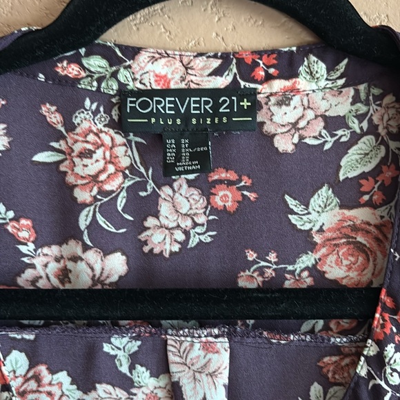 Forever 21+ plus size 2X top - Picture 3 of 8